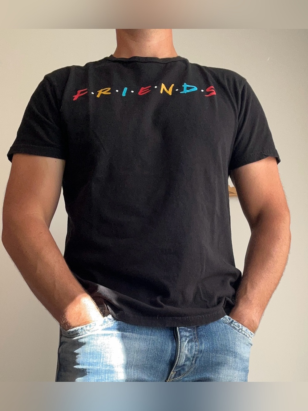 Official Friends The Television Series Graphic Logo Black T-Shirt L